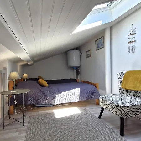 Sur - Cote Pontaillac - Mitoyenne - Piscine Collective * Vaux-sur-Mer