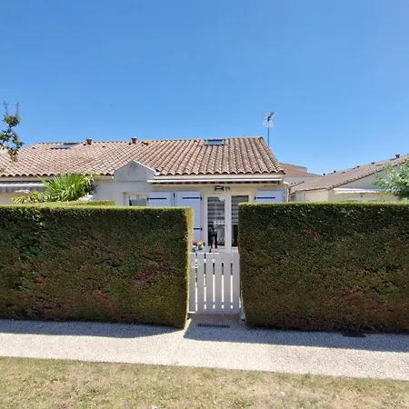 Sur - Côté Pontaillac - Mitoyenne - Piscine Collective Vaux-sur-Mer