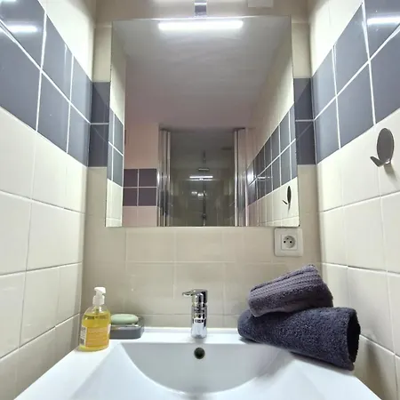 Appartement Sur - Côté Pontaillac - Mitoyenne - Piscine Collective *