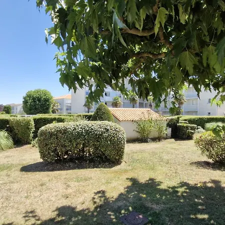 Sur - Cote Pontaillac - Mitoyenne - Piscine Collective *