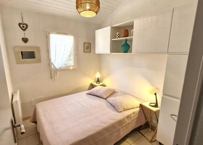 Sur - Cote Pontaillac - Mitoyenne - Piscine Collective Vaux-sur-Mer